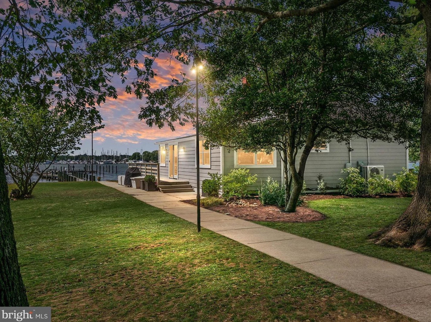 1264 River Rd, Shady Side MD  20764-9692 exterior