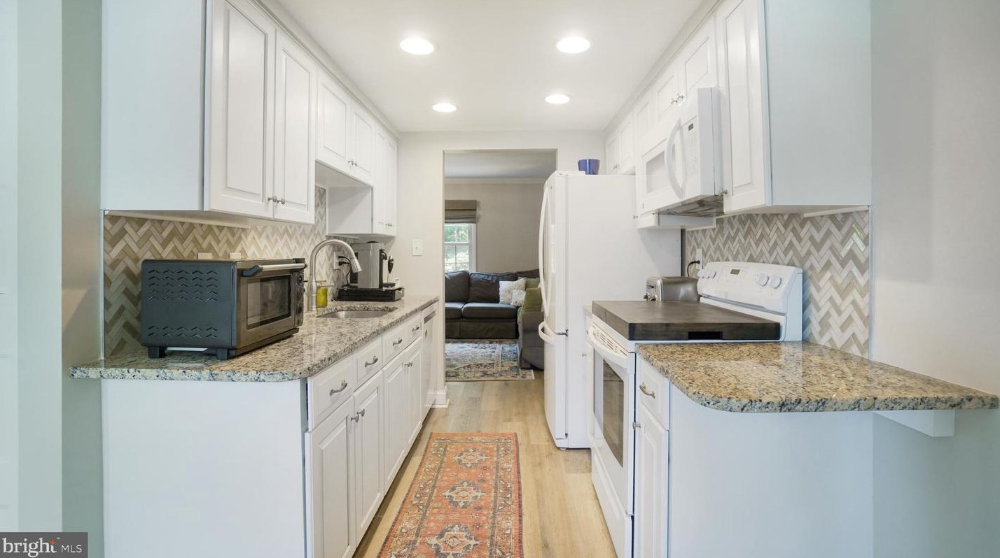 1804 Sharwood Pl, Crofton MD 21114-1950 exterior