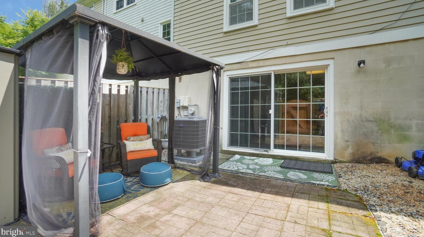 1804 Sharwood Pl, Crofton MD 21114-1950 exterior