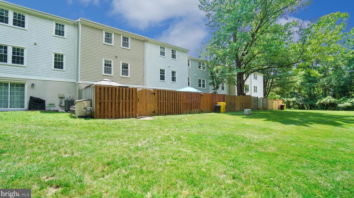 1804 Sharwood Pl, Crofton MD 21114-1950 exterior