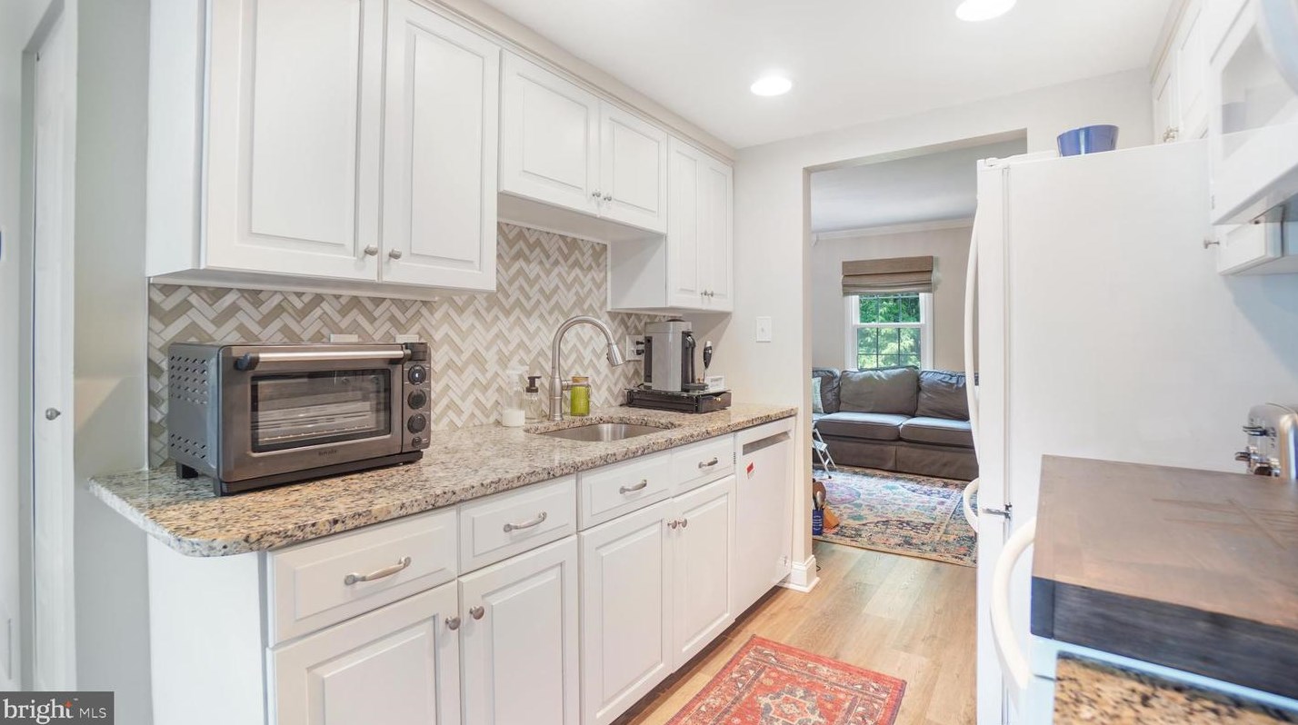 1804 Sharwood Pl, Crofton MD 21114-1950 exterior