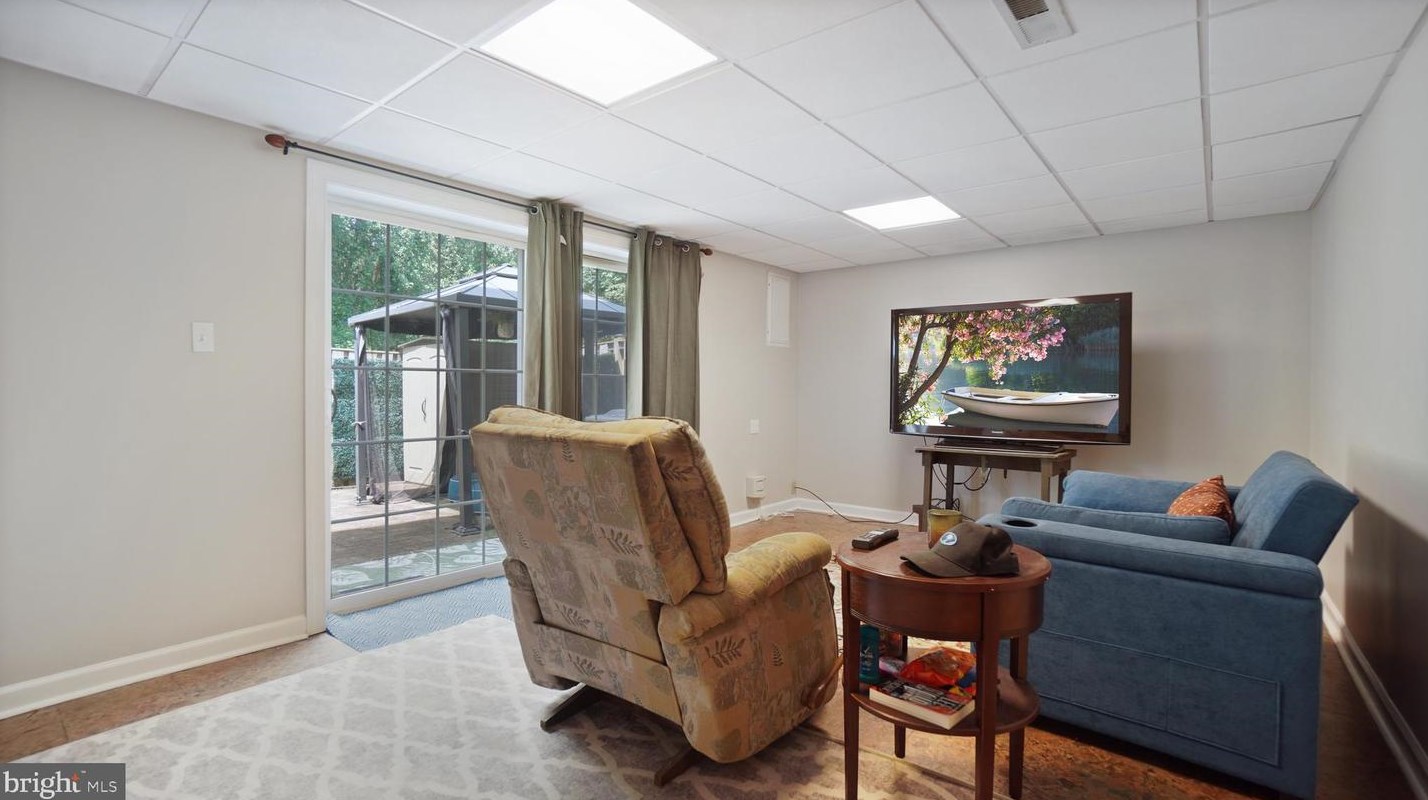 1804 Sharwood Pl, Crofton MD 21114-1950 exterior