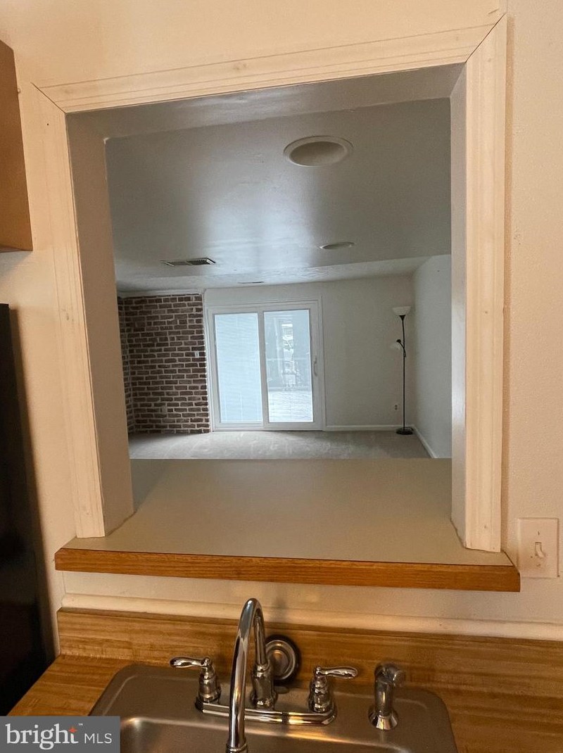 6404 Lacrosse Ln, Glen Burnie MD 21061-8831 exterior