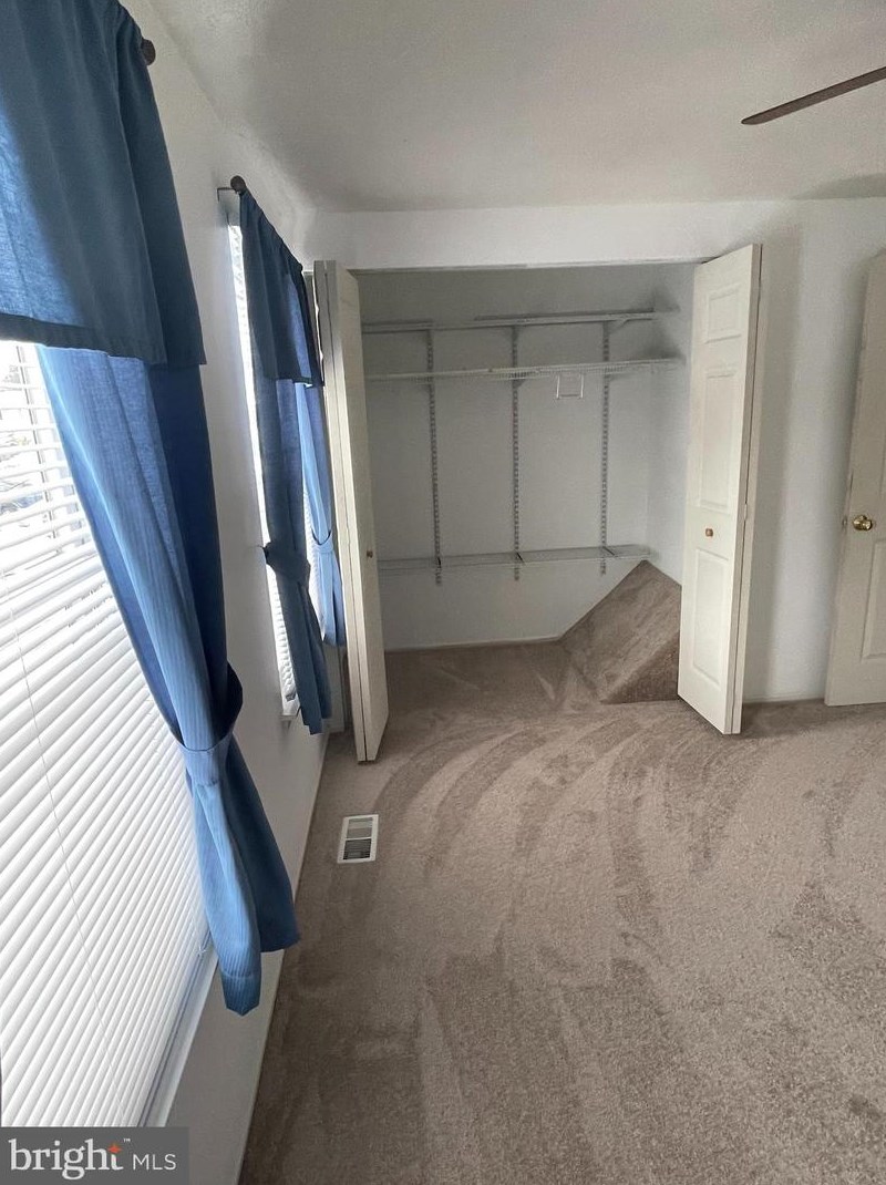 6404 Lacrosse Ln, Glen Burnie MD 21061-8831 exterior