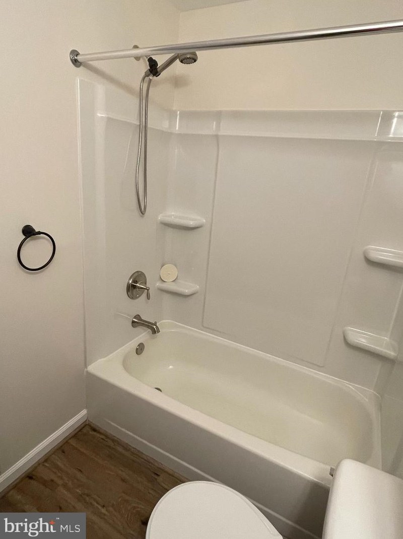 6404 Lacrosse Ln, Glen Burnie MD 21061-8831 exterior