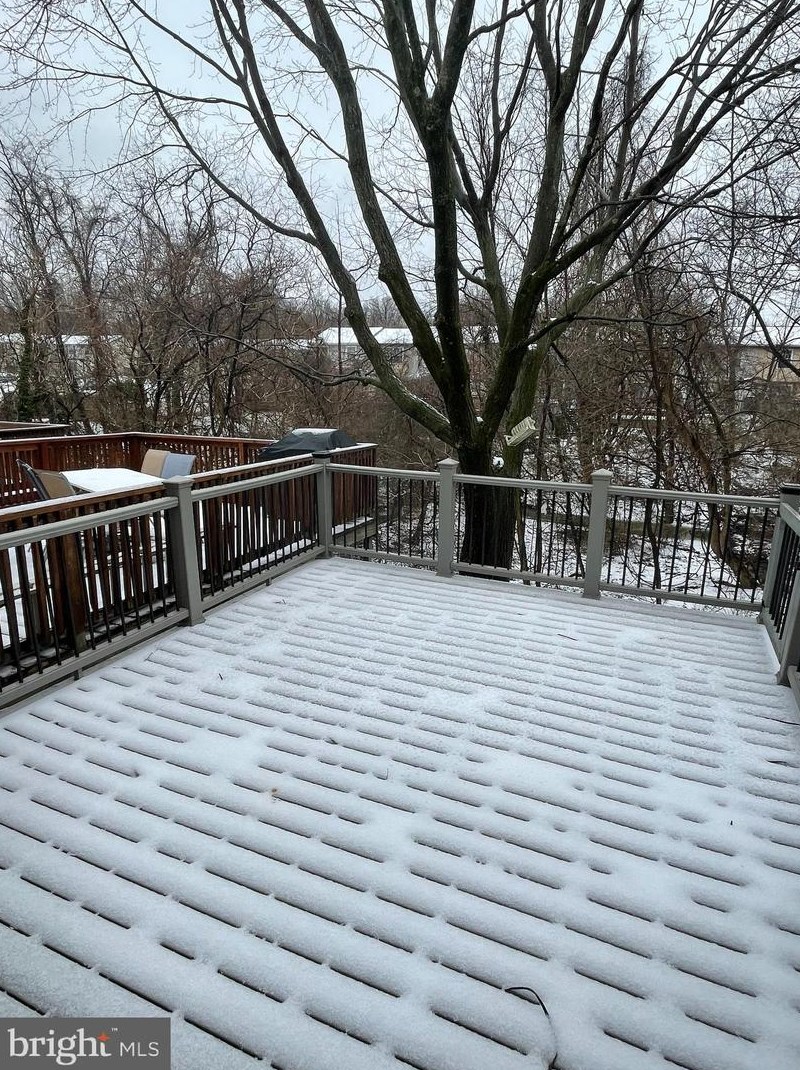 6404 Lacrosse Ln, Glen Burnie MD 21061-8831 exterior