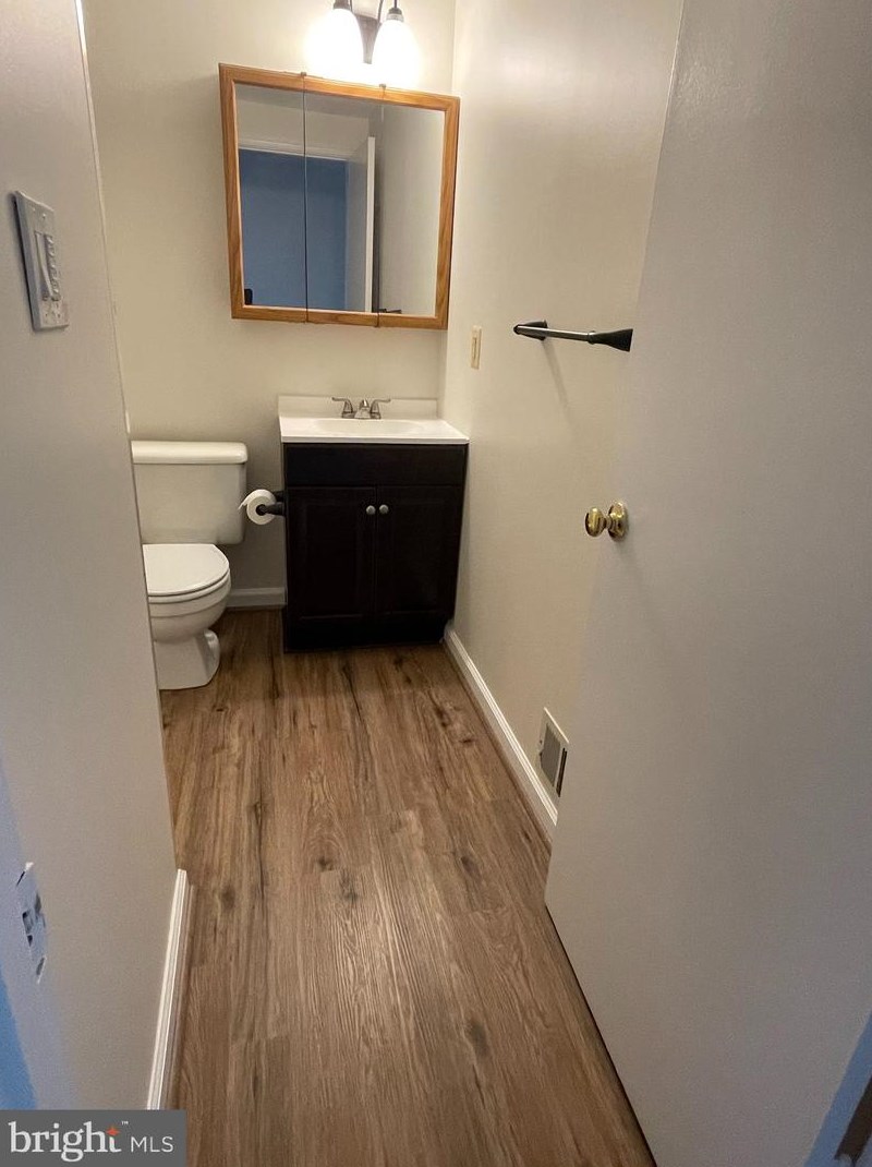 6404 Lacrosse Ln, Glen Burnie MD 21061-8831 exterior