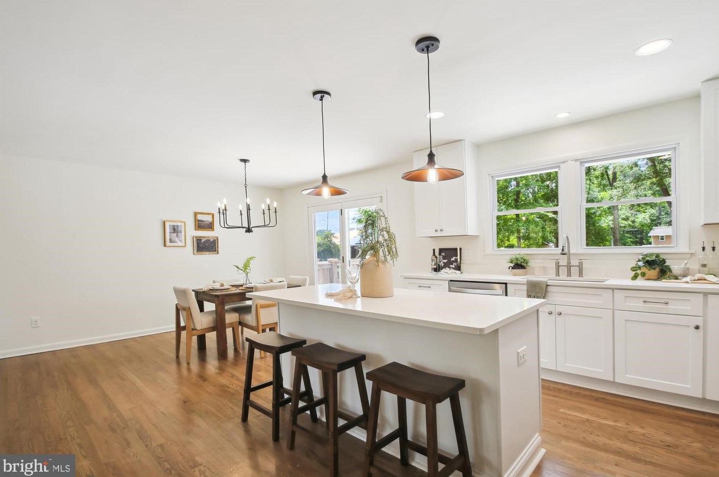 1609 Chestnut Dr, Severn, MD 21144-3211