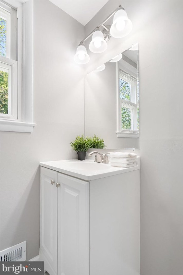 303 Ridgely Rd, Glen Burnie MD 21061-4516 exterior