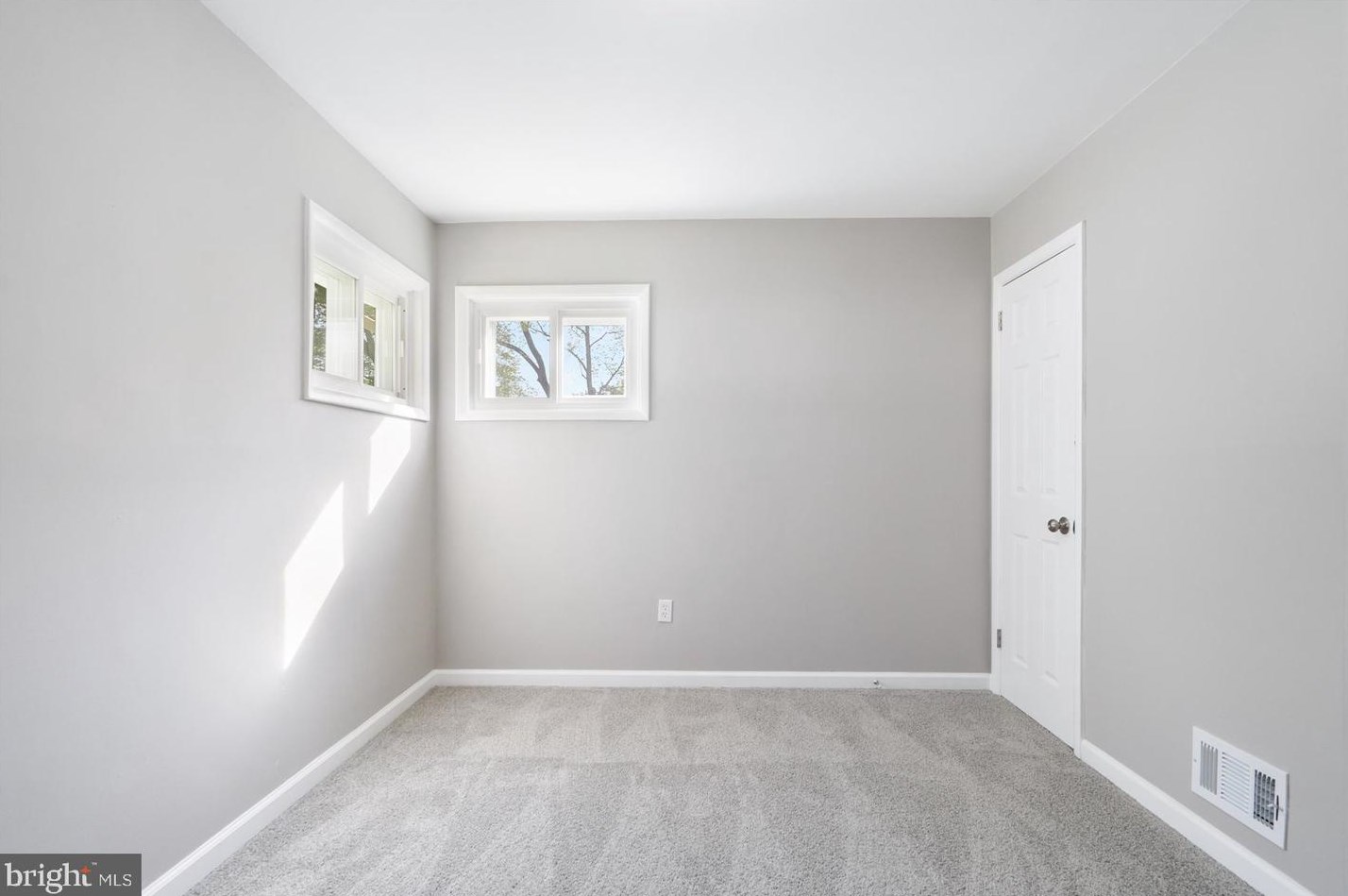 303 Ridgely Rd, Glen Burnie MD 21061-4516 exterior