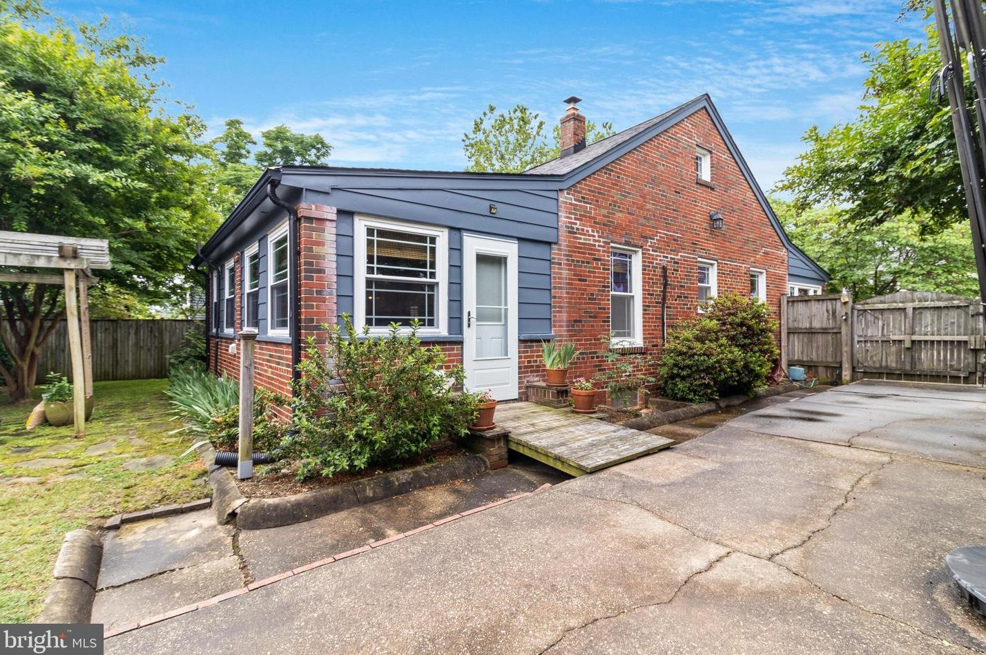 1609 Knoxville Rd, Edgewater MD 21037-2509 exterior