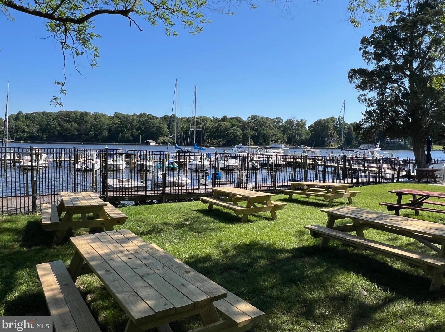 319 Spinnaker Rd, Severna Park MD 21146-3330 exterior