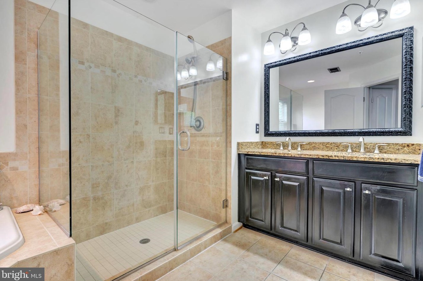 927 Indigo Bunting Ln, Glen Burnie MD 21060-8325 exterior