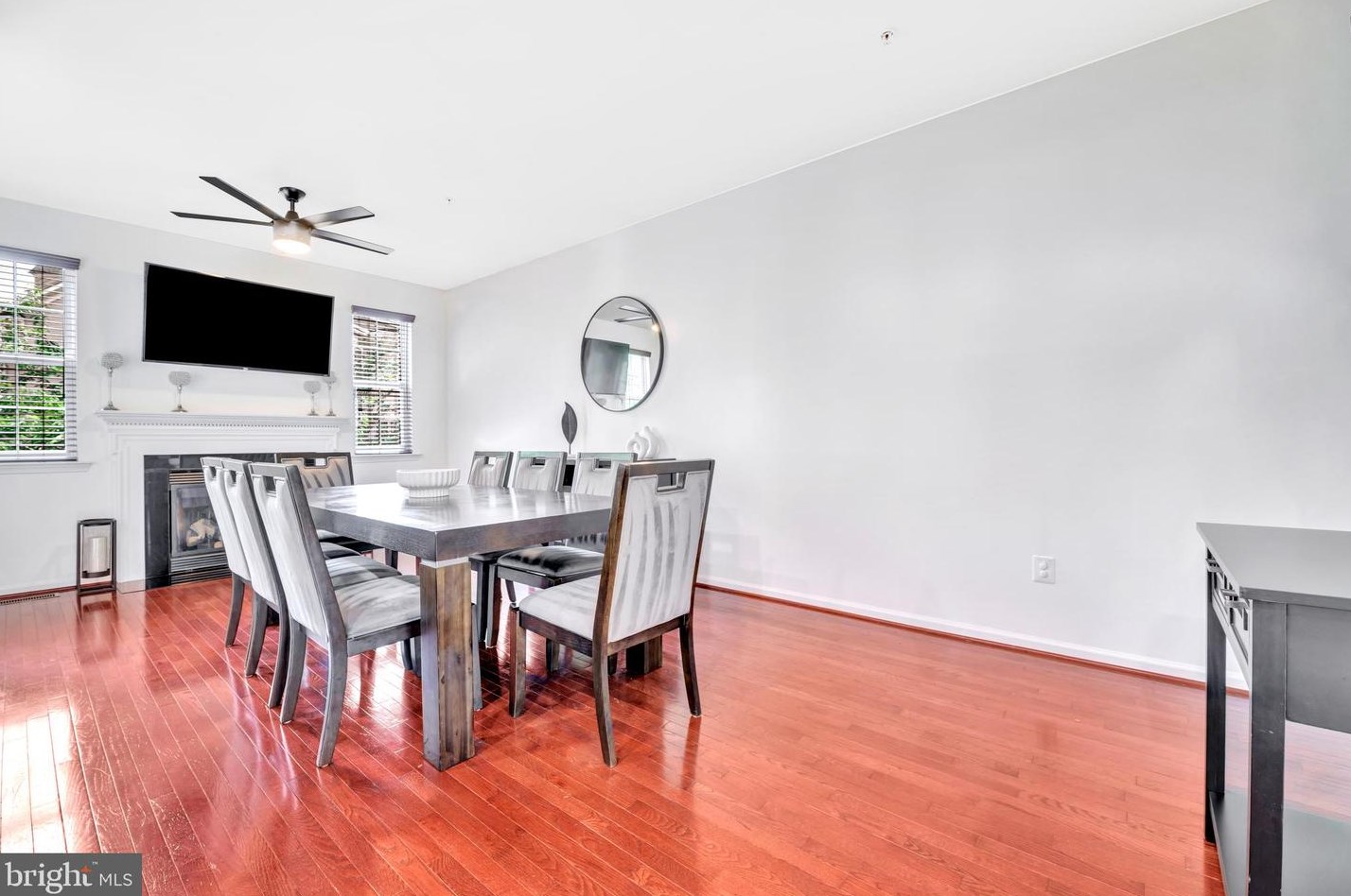 927 Indigo Bunting Ln, Glen Burnie MD 21060-8325 exterior