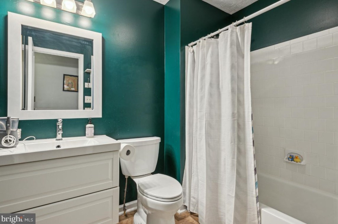 2550 Windy Oak Ct, Crofton MD  21114-1181 exterior