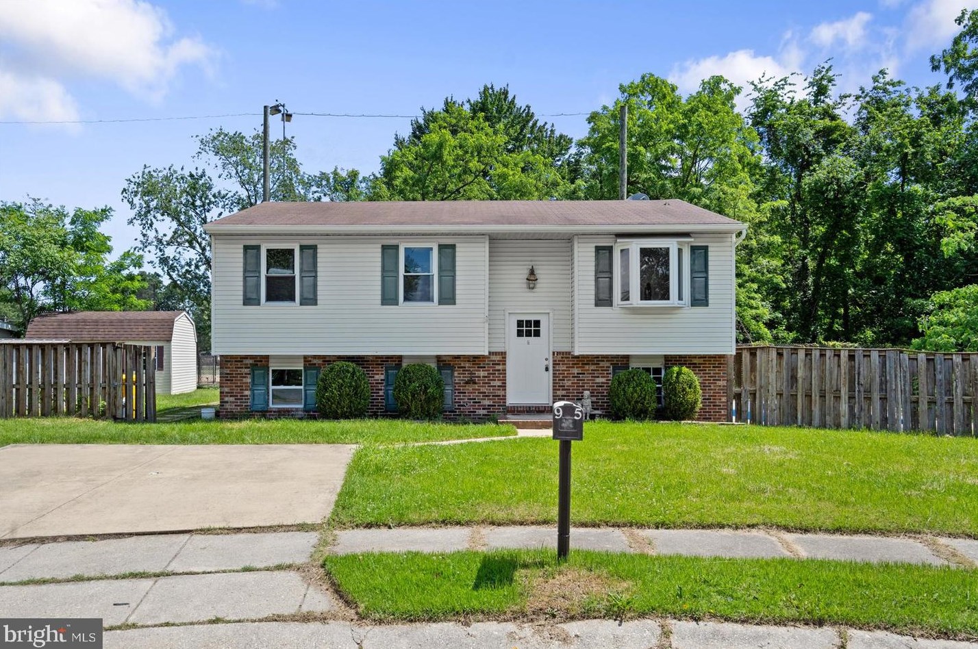 95 Creekview Ct, Riviera Beach, MD 21122-2659
