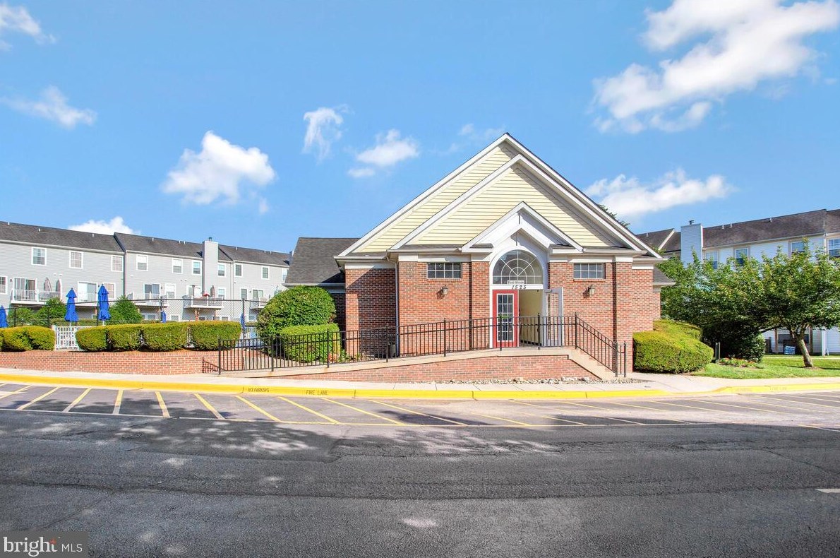 1590 Fallowfield Ct, Crofton MD 21114-1427 exterior