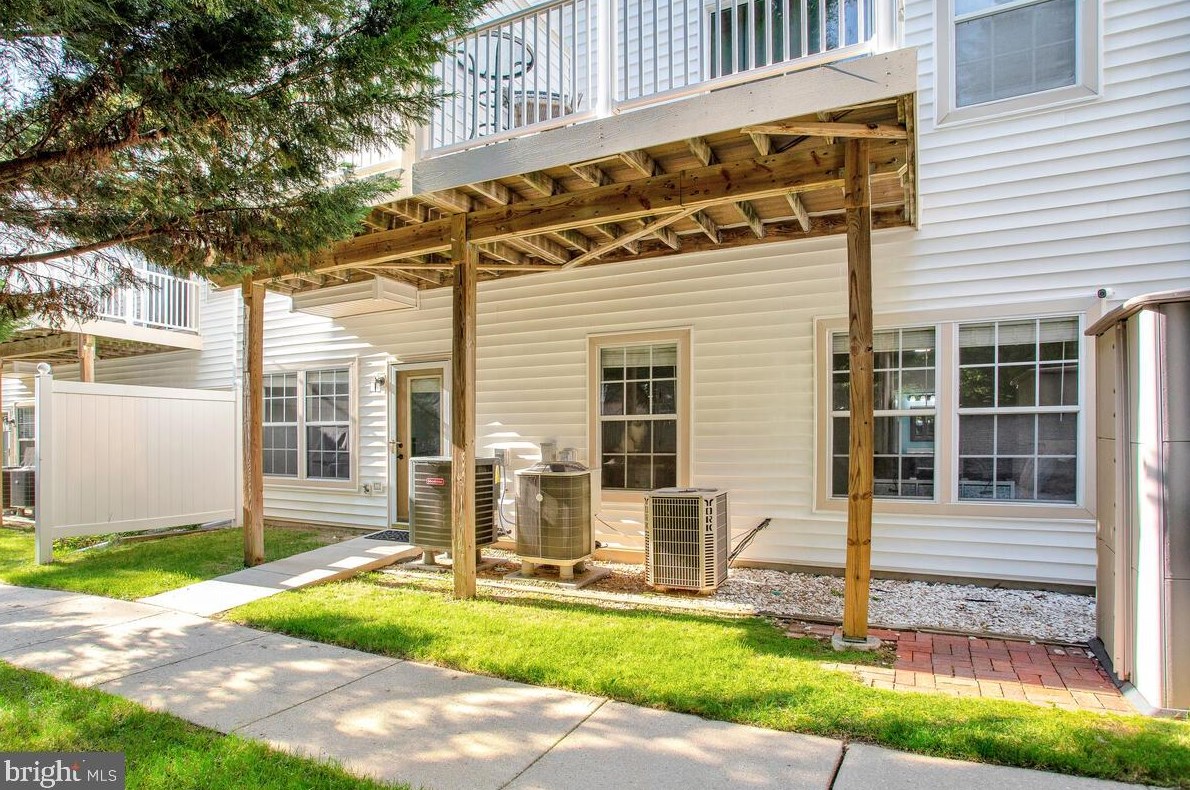 1590 Fallowfield Ct, Crofton MD 21114-1427 exterior