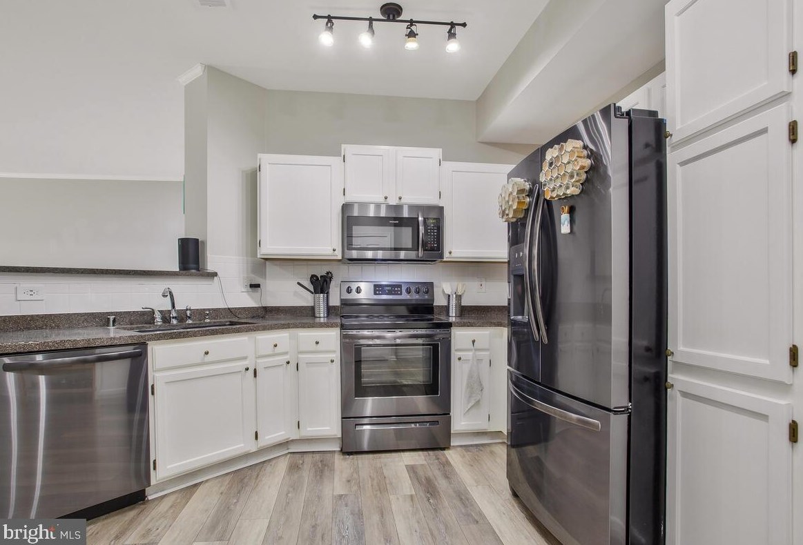 1590 Fallowfield Ct, Crofton MD 21114-1427 exterior