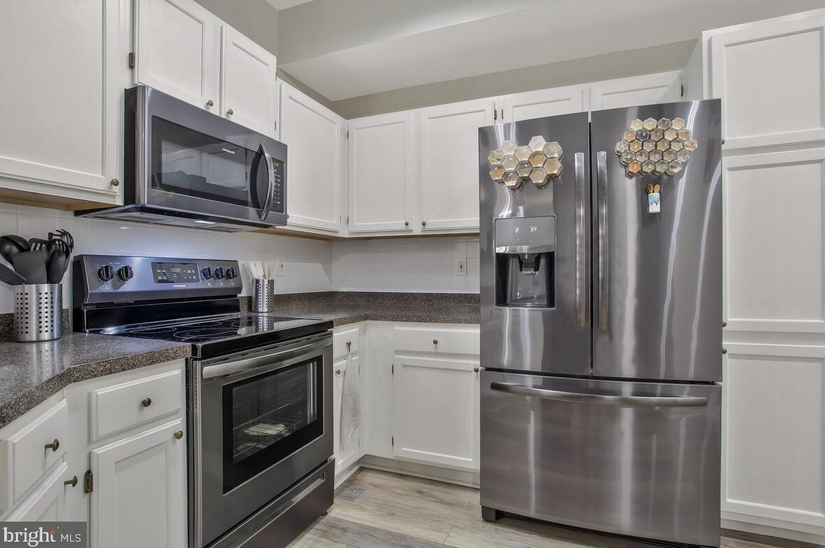 1590 Fallowfield Ct, Crofton MD 21114-1427 exterior