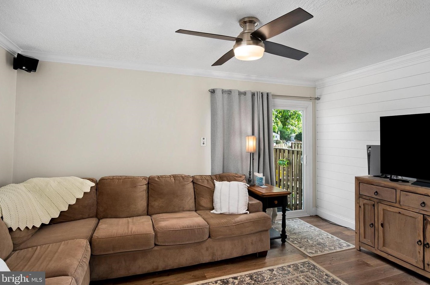 1996 Cambridge Dr, Crofton MD 21114-1909 exterior