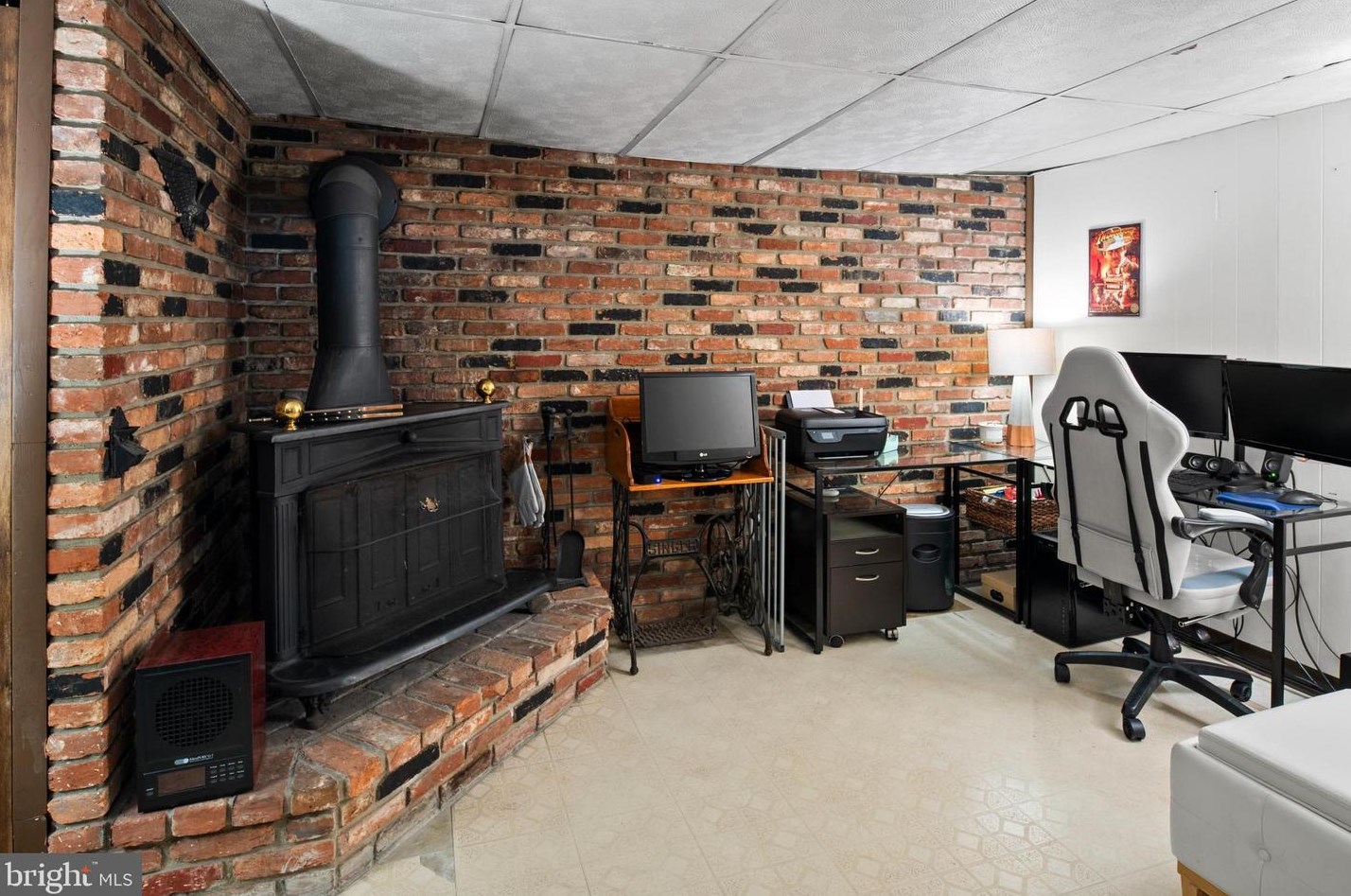 1996 Cambridge Dr, Crofton MD 21114-1909 exterior