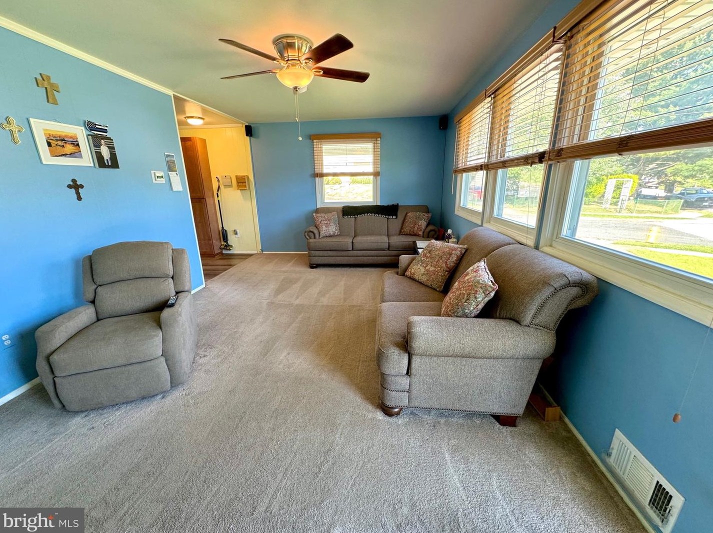 1700 Leisure Ln, Glen Burnie MD 21061-2124 exterior