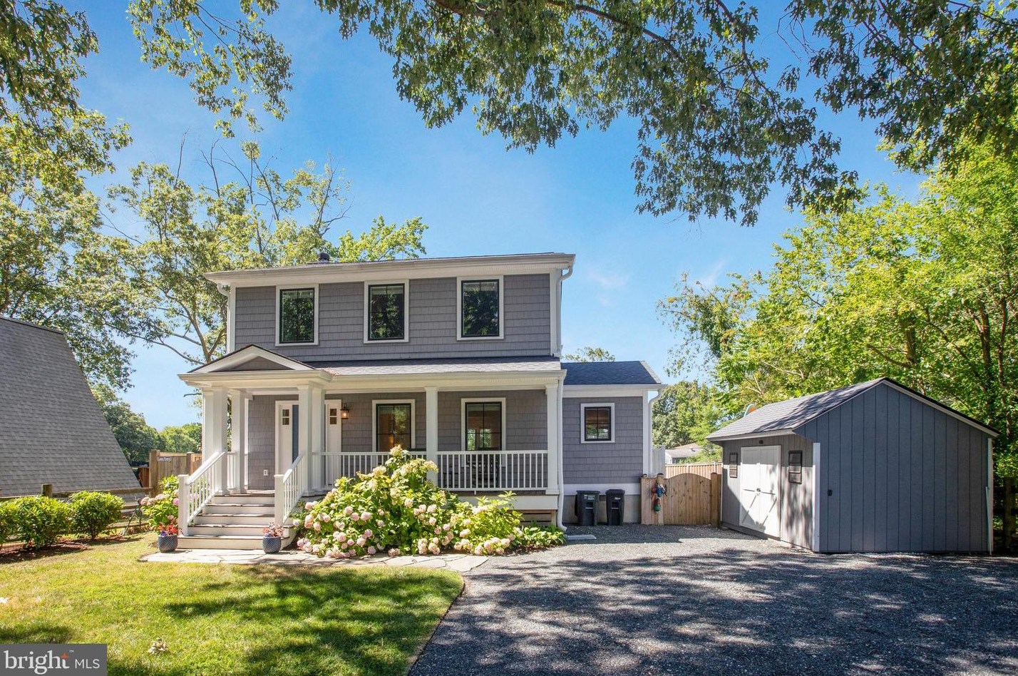 4937 Thomas Dr, Shady Side, MD 20764