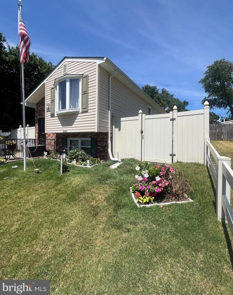 7846 Leymar Rd, Glen Burnie, MD 21060-7163