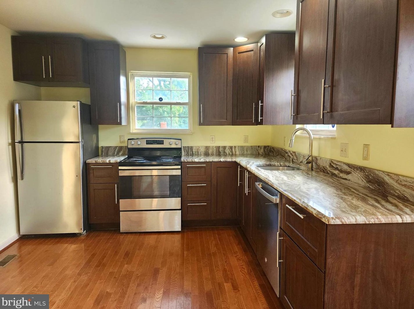 1500 Lincoln Rd, Shady Side MD 20764-9419 exterior