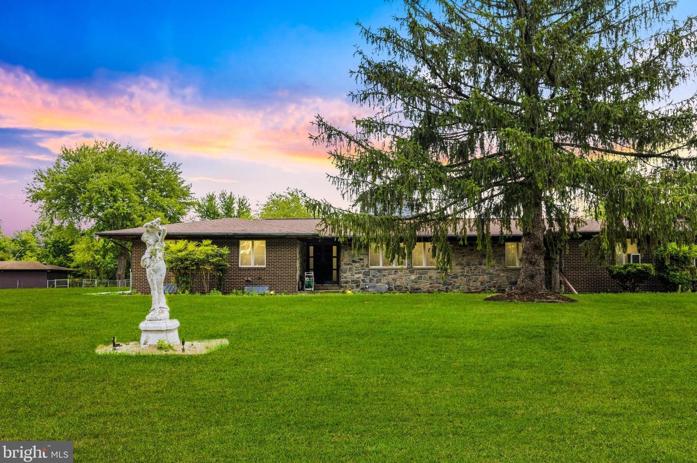 2811 Patuxent River Rd, Davidsonville, MD 21035