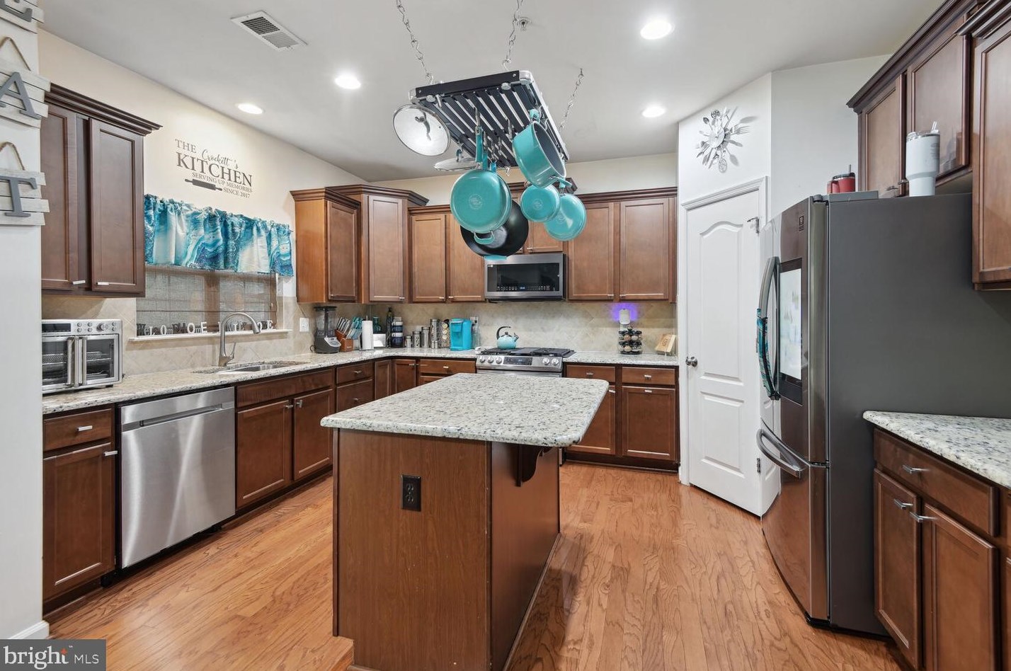 7720 Hollins Chapel Ct, Glen Burnie MD 21060-8396 exterior