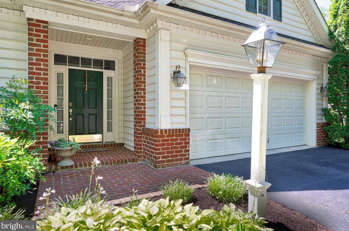 2619 Salford Dr, Crofton, MD 21114