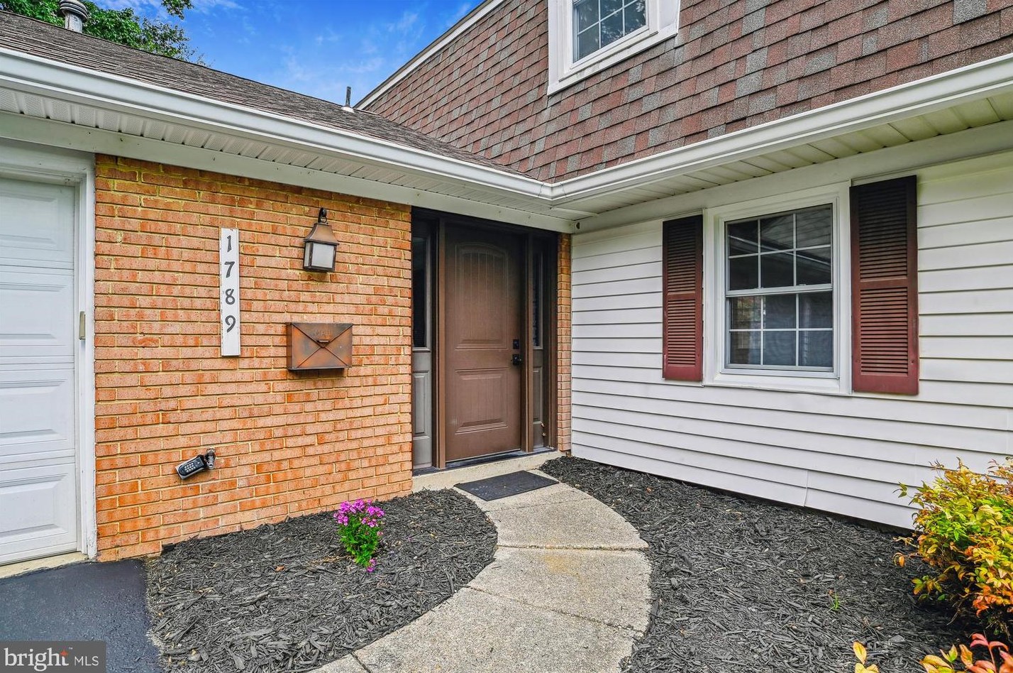 1789 Rochester St, Crofton, MD 21114