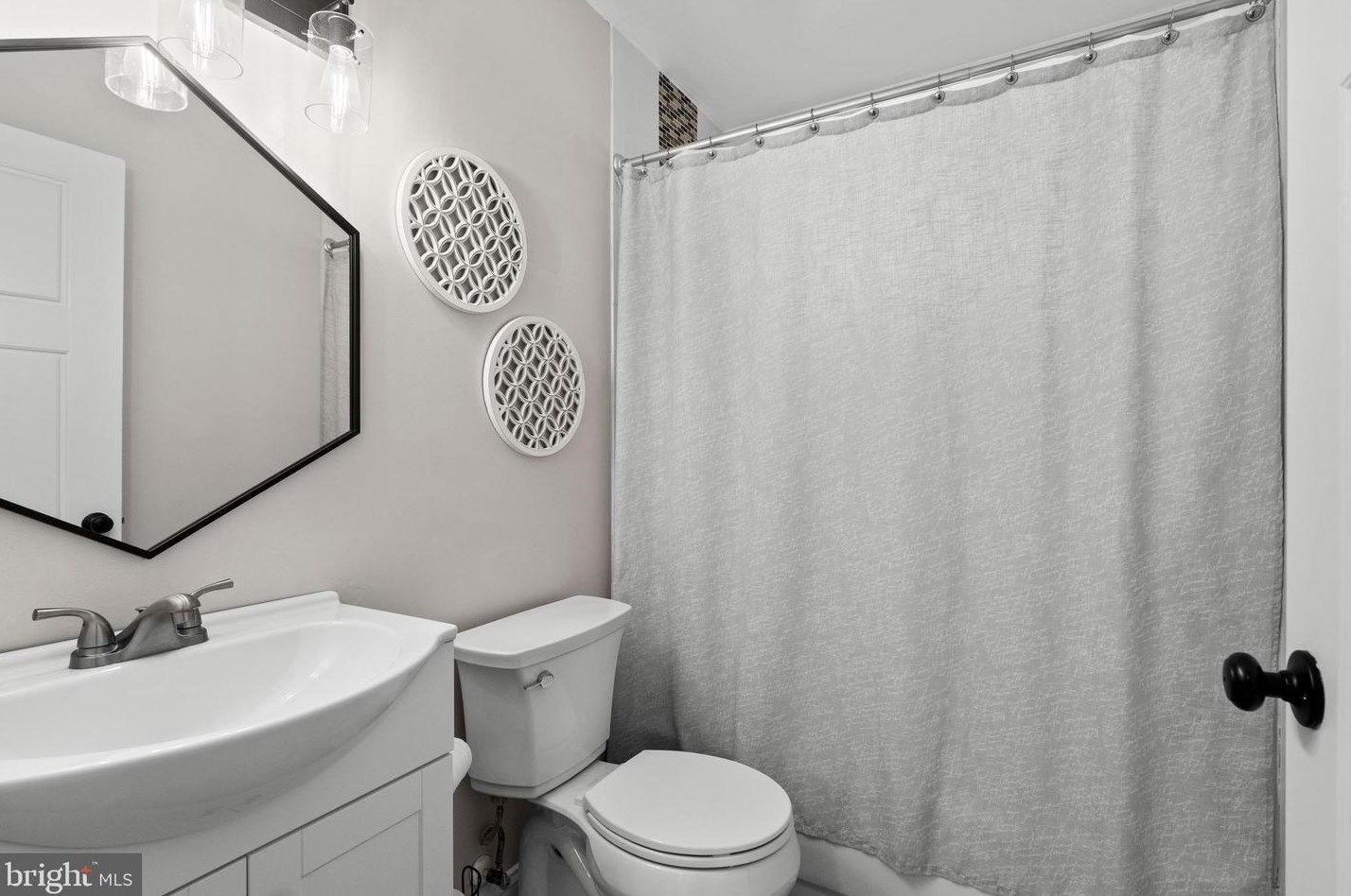 704 Delmar Ave, Glen Burnie MD  21061-3916 exterior