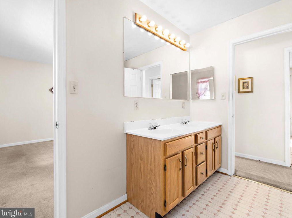 313 Doris Ave, Baltimore MD  21225-2805 exterior