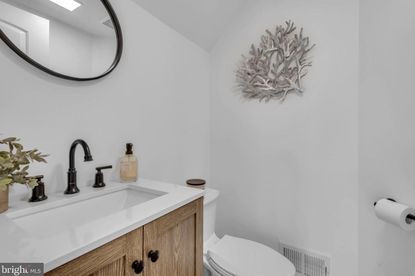 1328 Cox Cove Ct, Baltimore MD  21226-2127 exterior