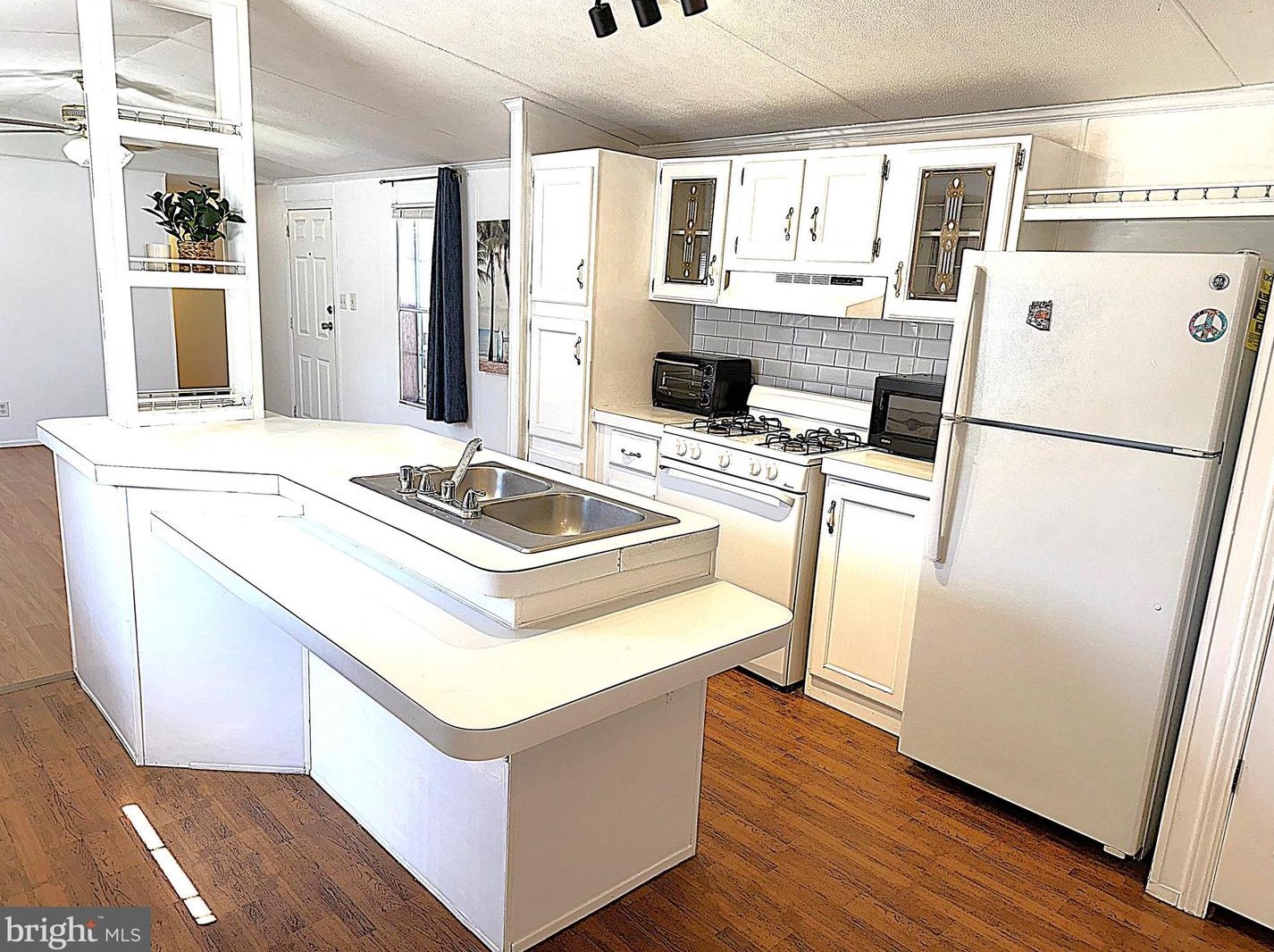 453 Sarah Anne Dr, Lothian, MD 20711