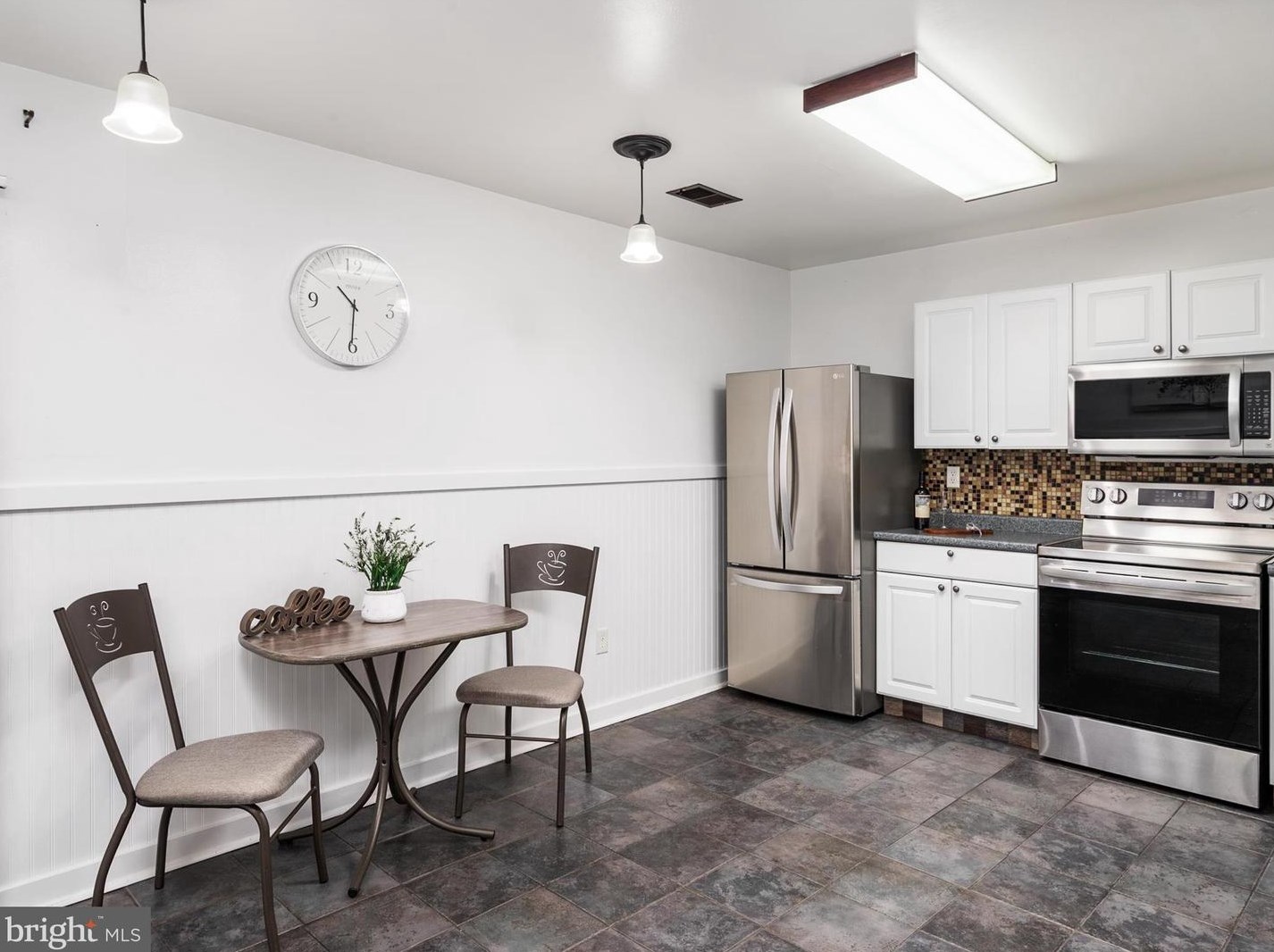 1699 Hart Ct, Crofton MD 21114-1630 exterior