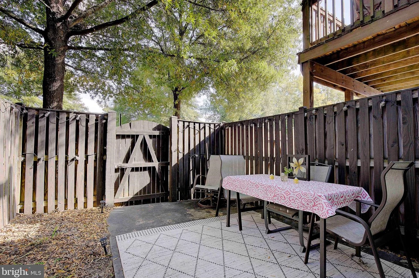 1100 Wickford Ct, Crofton MD 21114-3203 exterior