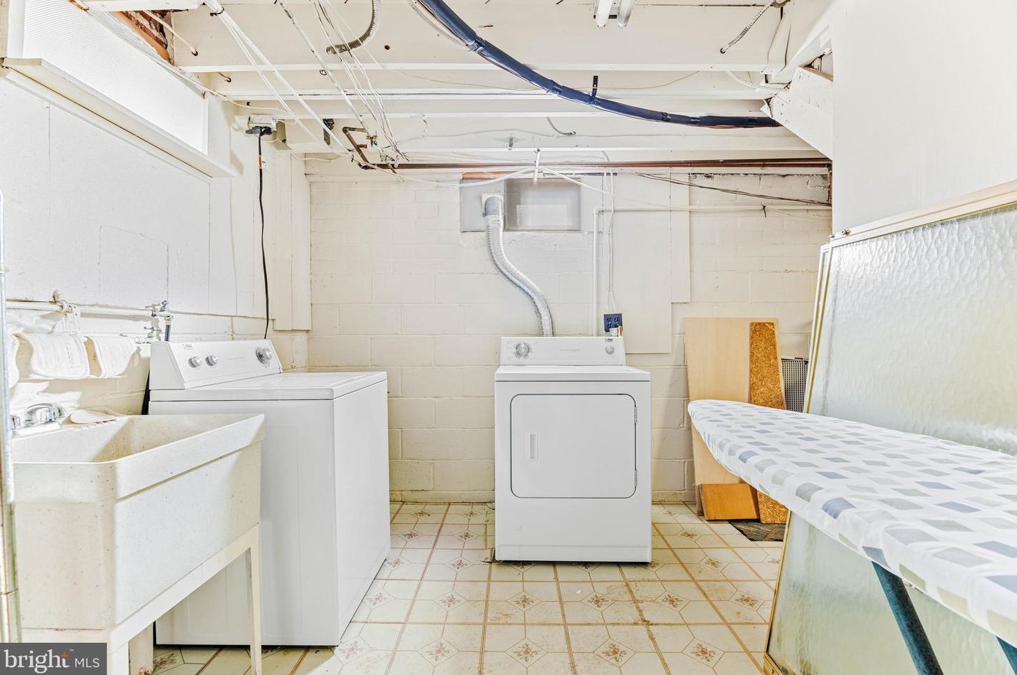 311 Newfield Rd, Glen Burnie MD 21061-3324 exterior