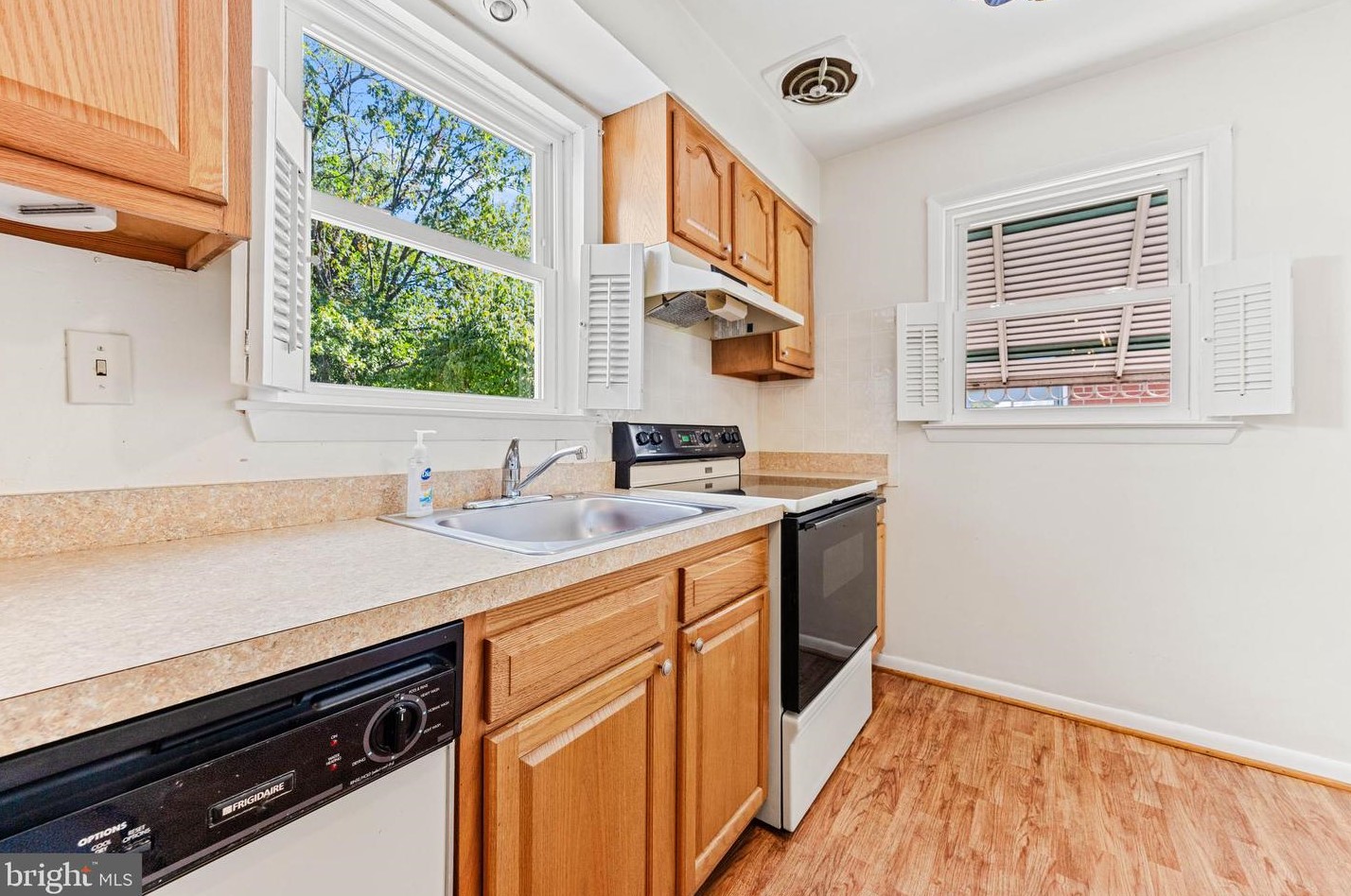 311 Newfield Rd, Glen Burnie MD 21061-3324 exterior