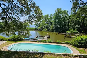 355 Sturtons Ln, Pasadena, MD 21122 - Photo 10