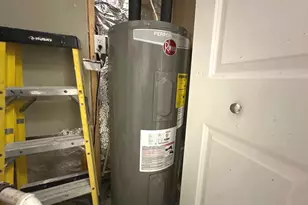 329 10th, Brooklyn, MD 21225 - Photo 36