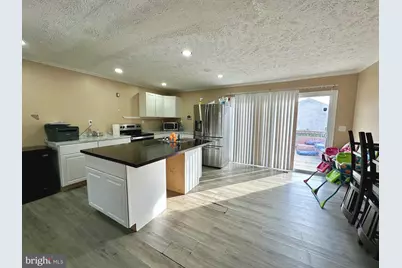 329 10th, Brooklyn, MD 21225 - Photo 4