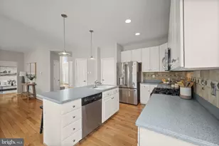 122 Farmbrook Ln, Hanover, MD 21076 - Photo 16