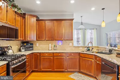 6949 Heritage Crossing, Glen Burnie, MD 21060 - Photo 10