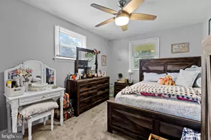 7580 Beach Dr, Pasadena, MD 21122 - Photo 18