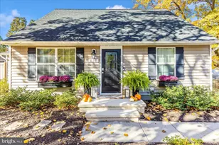 817 Barrett Ave, Arnold, MD 21012 - Photo 2