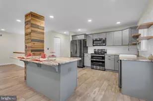 151 Long Point Ct, Pasadena, MD 21122 - Photo 10